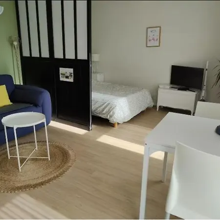 Apartment Downtown, Pool Access *