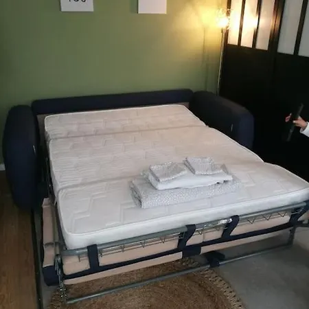 Apartment Downtown, Pool Access