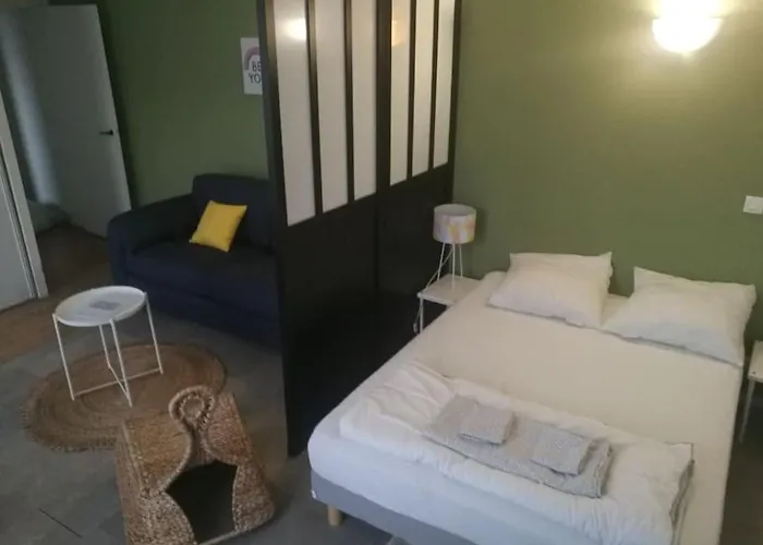 Downtown, Pool Access * Bordeaux