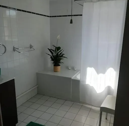 Downtown, Pool Access