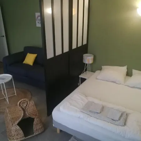 Downtown, Pool Access * Bordeaux